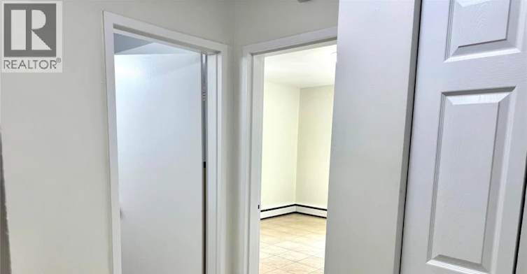 105-2035 University Avenue West, Windsor, ON, N9B 1E1 - 8