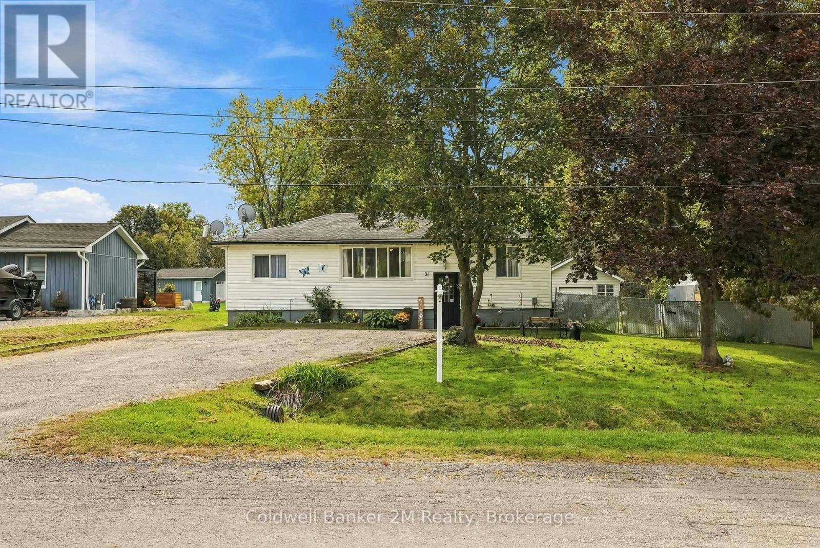 31 Johnston Street, Georgina, ON, L0E 1N0