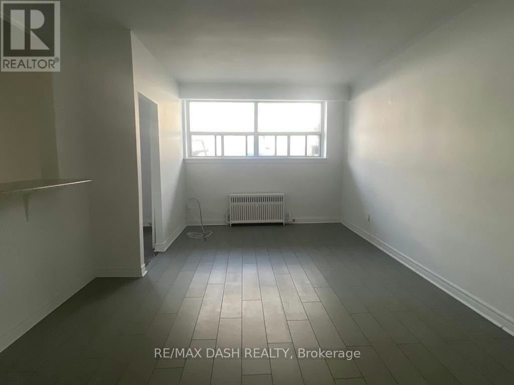 B1-50 Neptune Drive, Toronto, ON, M6A 1X1 - 6