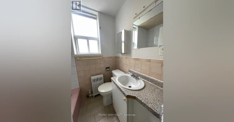 B1-50 Neptune Drive, Toronto, ON, M6A 1X1 - 10