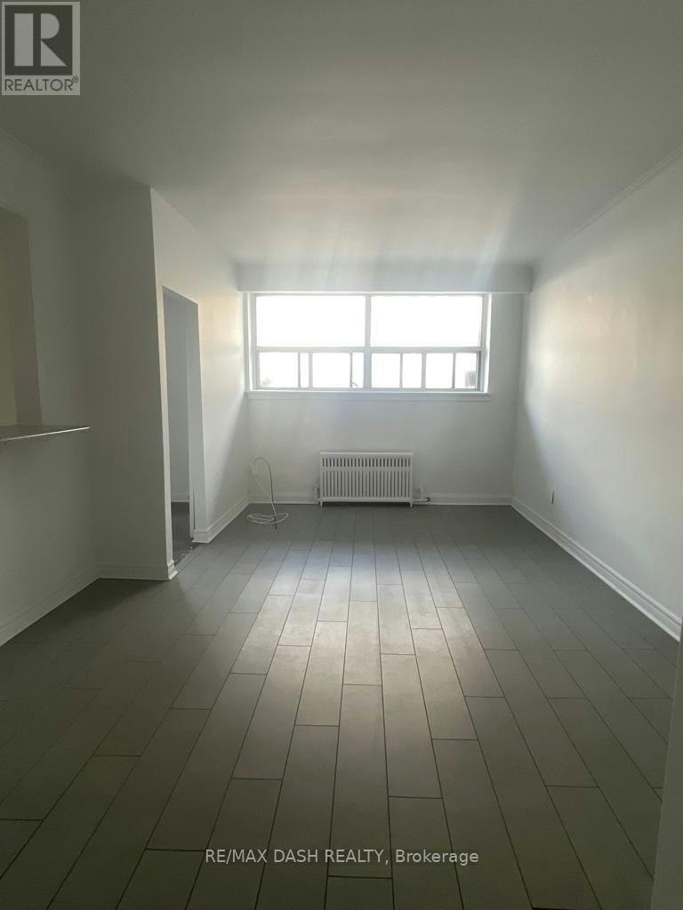 B1-50 Neptune Drive, Toronto, ON, M6A 1X1 - 7