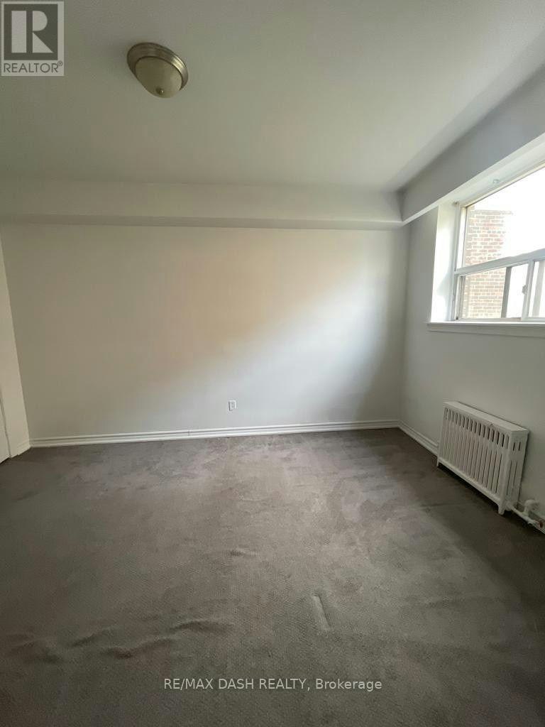 B1-50 Neptune Drive, Toronto, ON, M6A 1X1 - 8