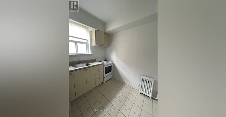 B1-50 Neptune Drive, Toronto, ON, M6A 1X1 - 5
