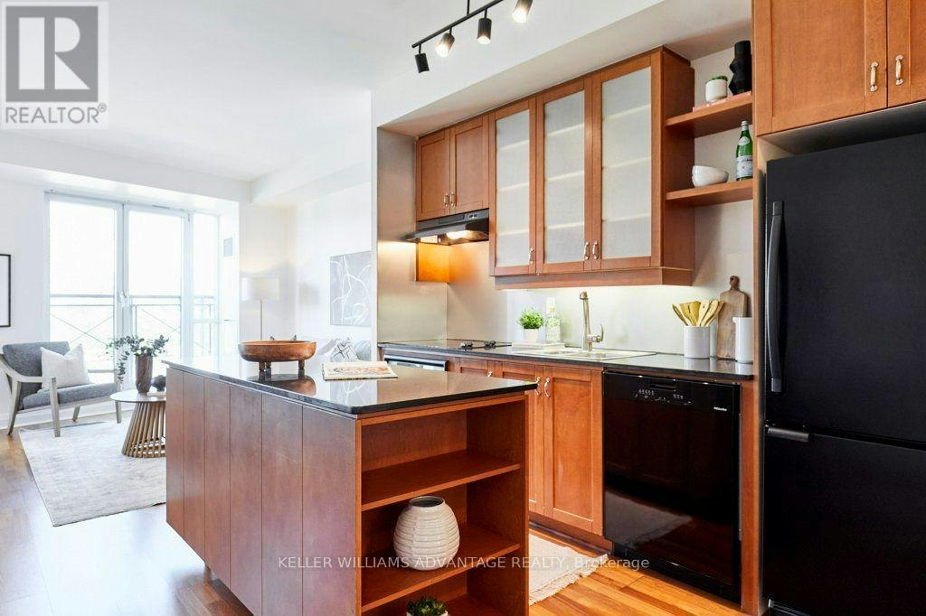 806-20 Scrivener Square, Toronto, ON, M4W 3X9