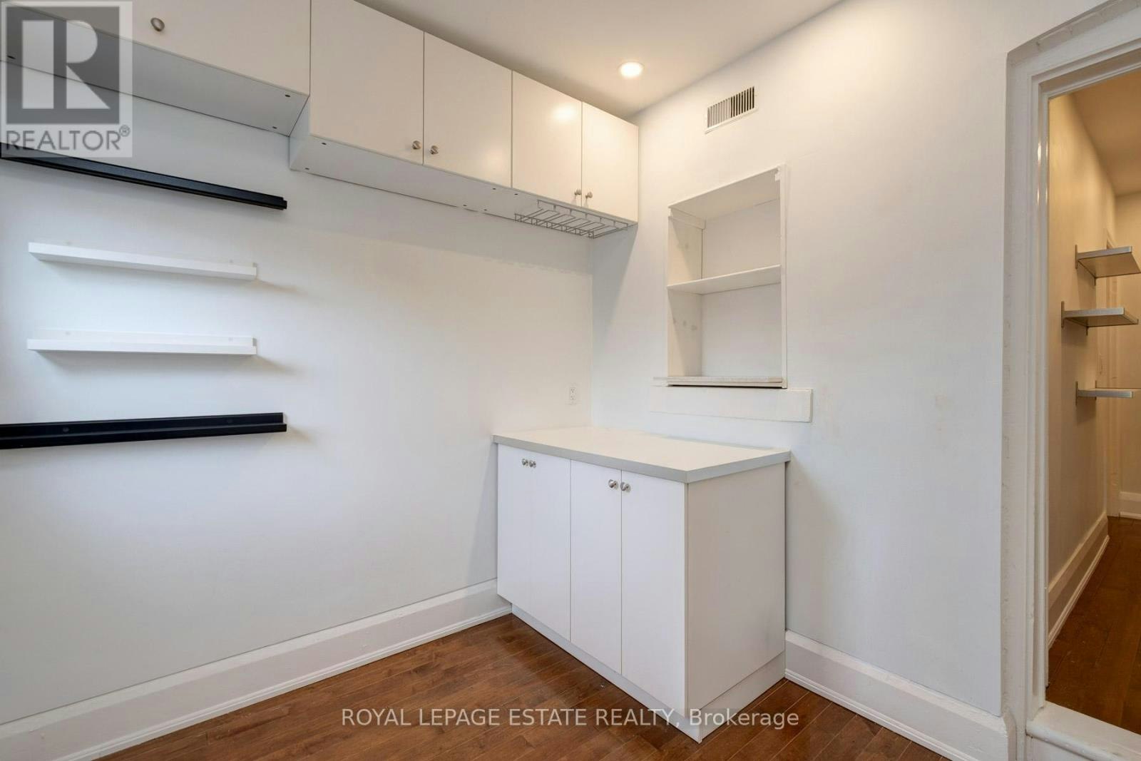 UPPER-322 Silver Birch Avenue, Toronto, ON, M4E 3L5 - 11