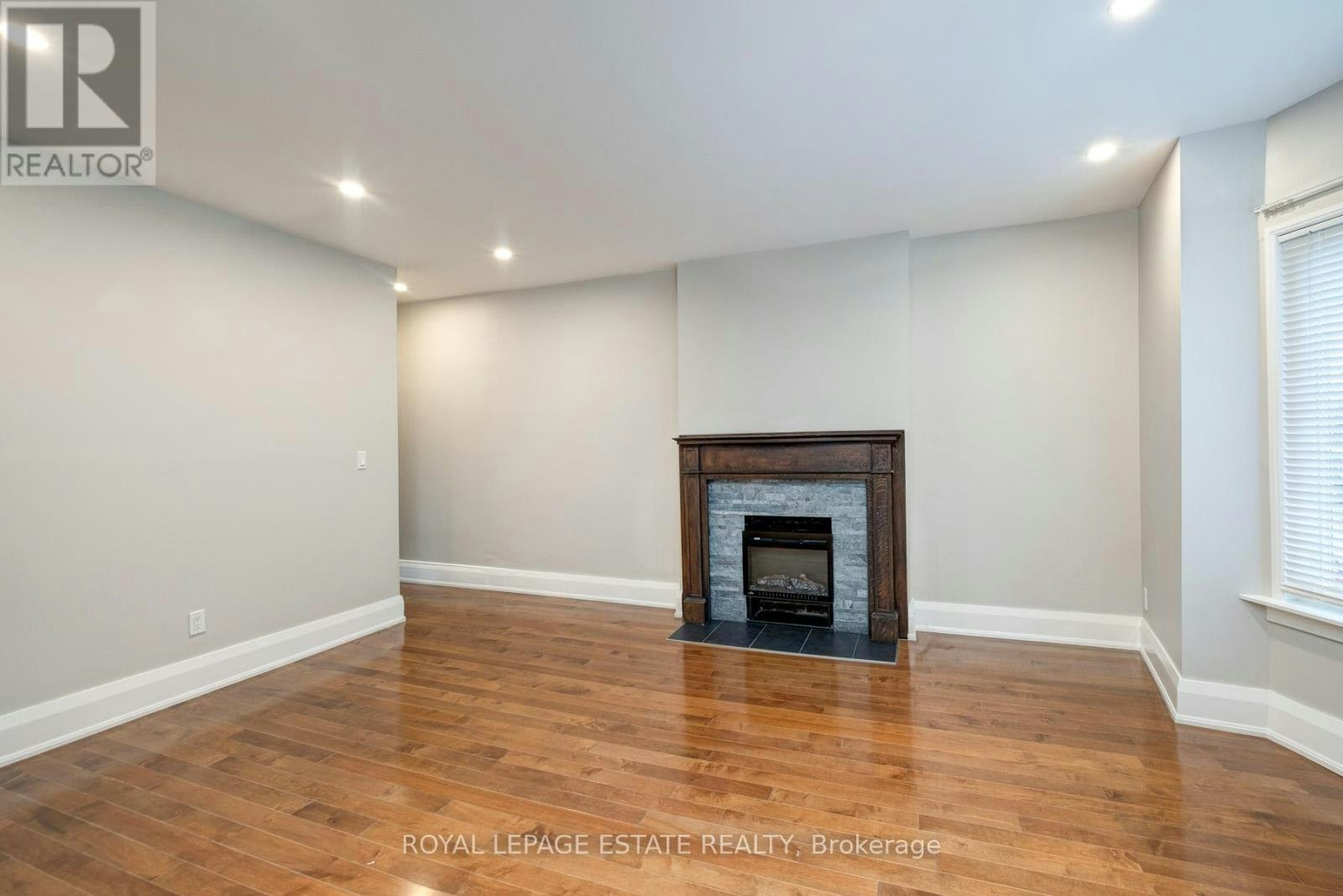 UPPER-322 Silver Birch Avenue, Toronto, ON, M4E 3L5 - 7
