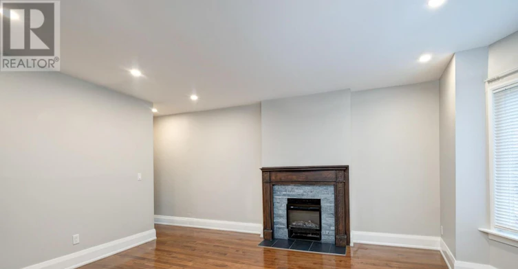 UPPER-322 Silver Birch Avenue, Toronto, ON, M4E 3L5 - 7