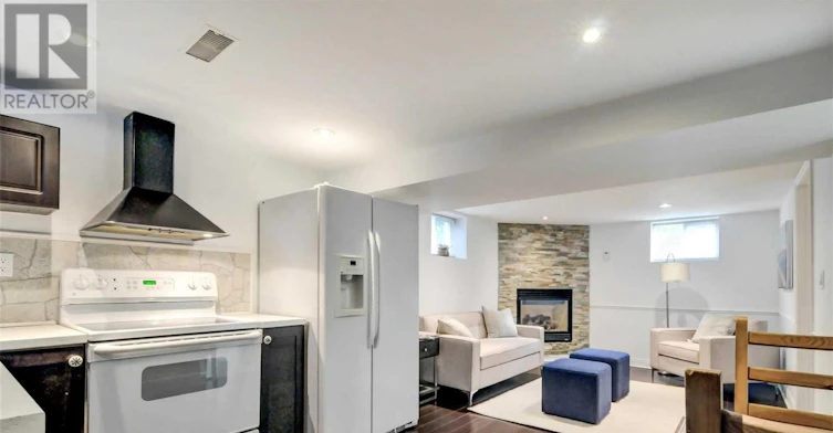 LOWER-24 Glenburn Avenue, Toronto, ON, M4B 2X2 - 2