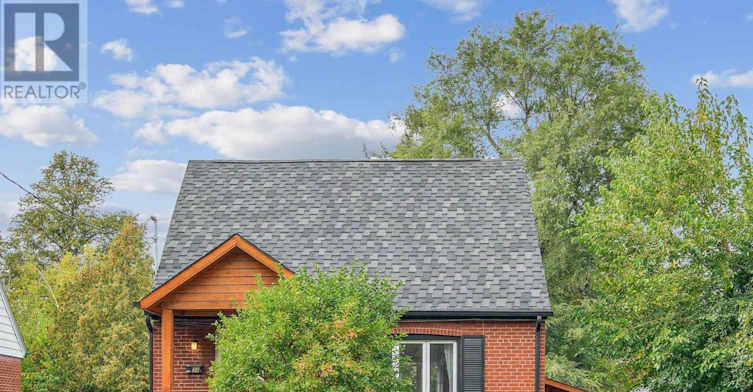 LOWER-24 Glenburn Avenue, Toronto, ON, M4B 2X2