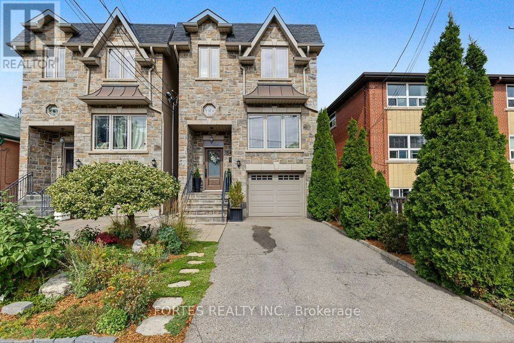 154 Holborne Avenue, Toronto, ON, M4C 2R6