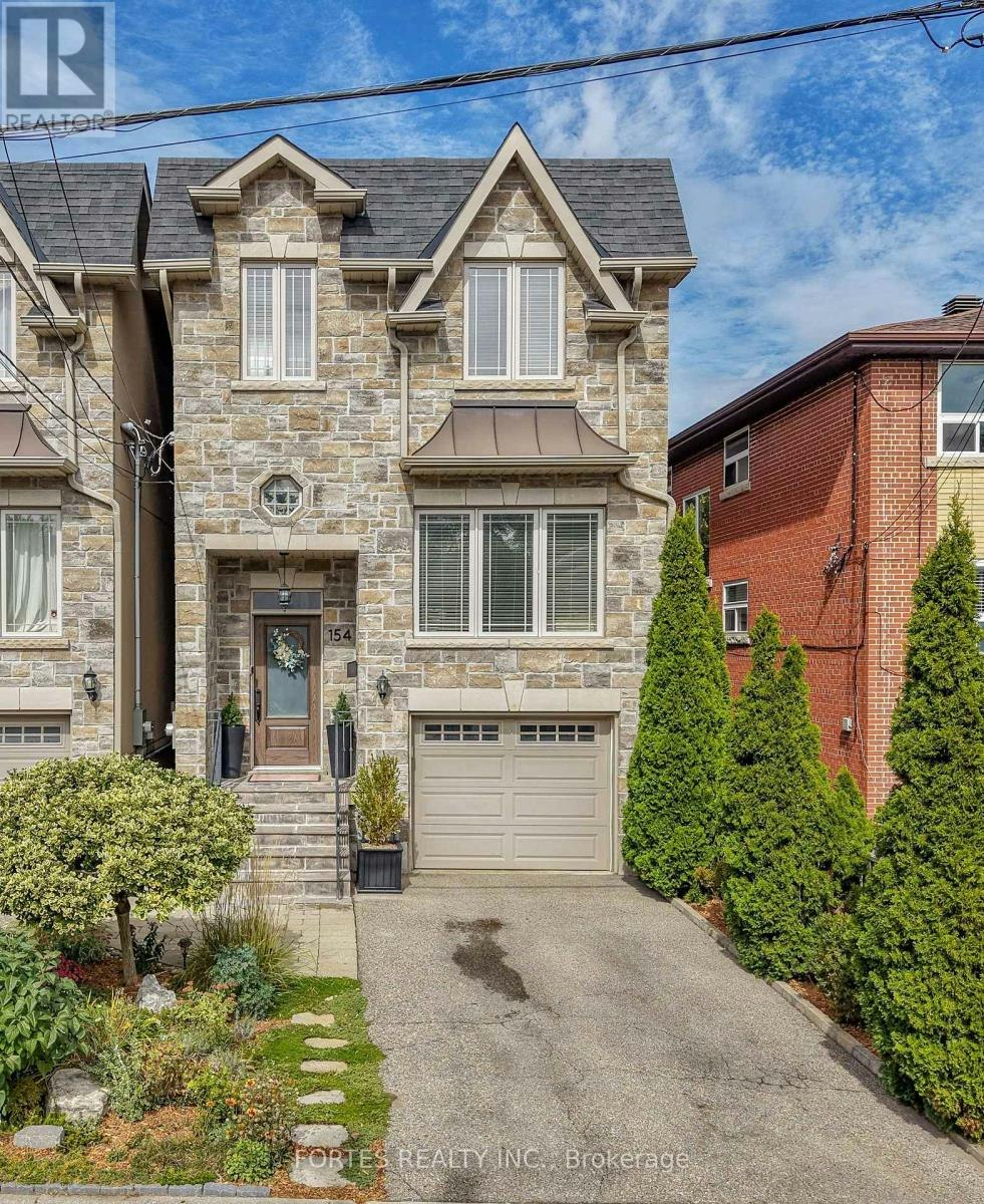 154 Holborne Avenue, Toronto, ON, M4C 2R6