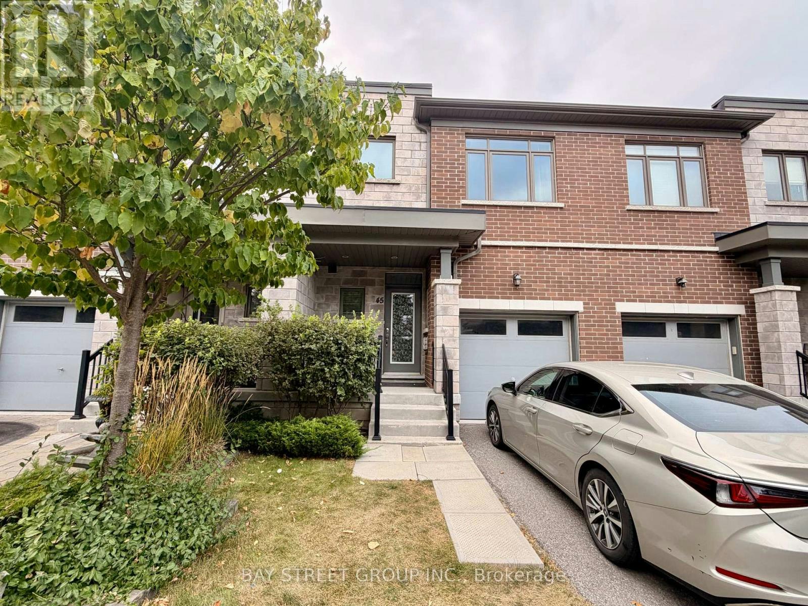 45 Longshore Way, Whitby, ON, L1N 0M1