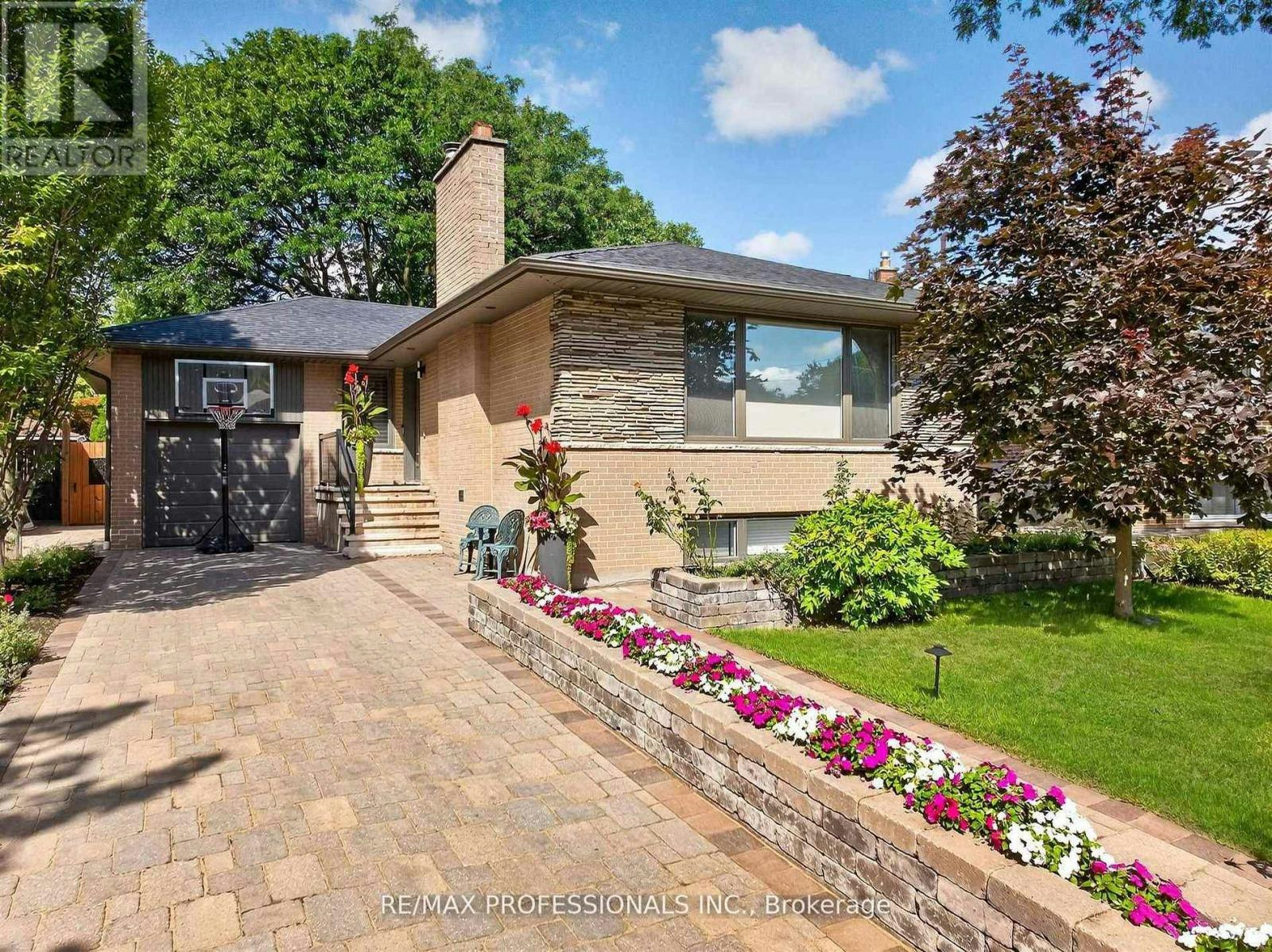 57 Merrygale Crescent, Toronto, ON, M9B 5N9