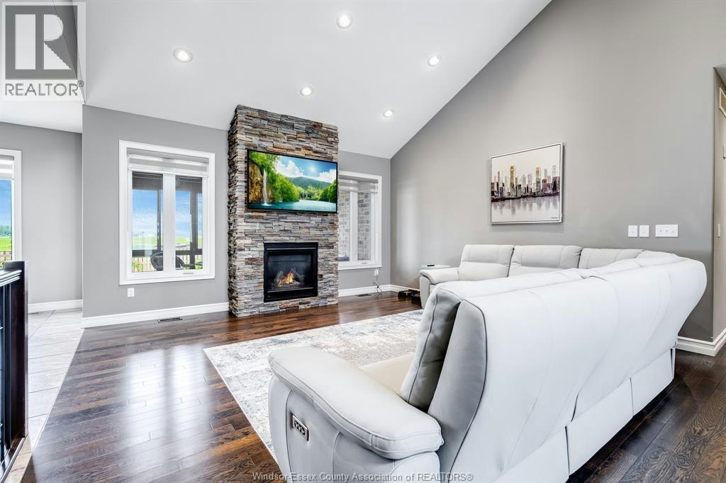 UPPER-2125 Fox Run Road, Leamington, ON, N8H 3V7 - 2