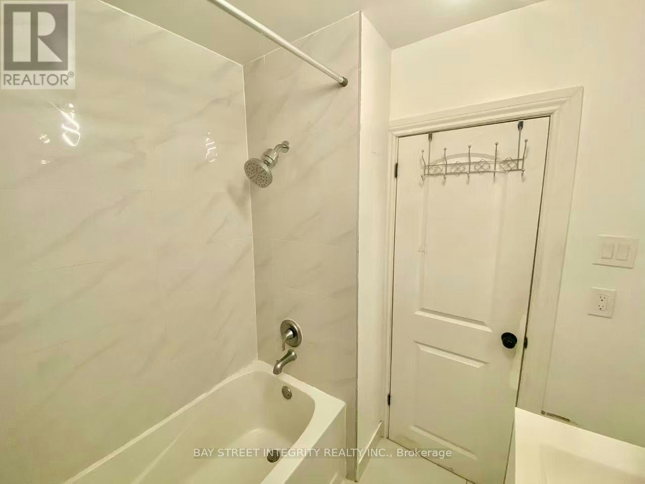 15 Shandara Crescent, Toronto, ON, M1R 1G1 - 10