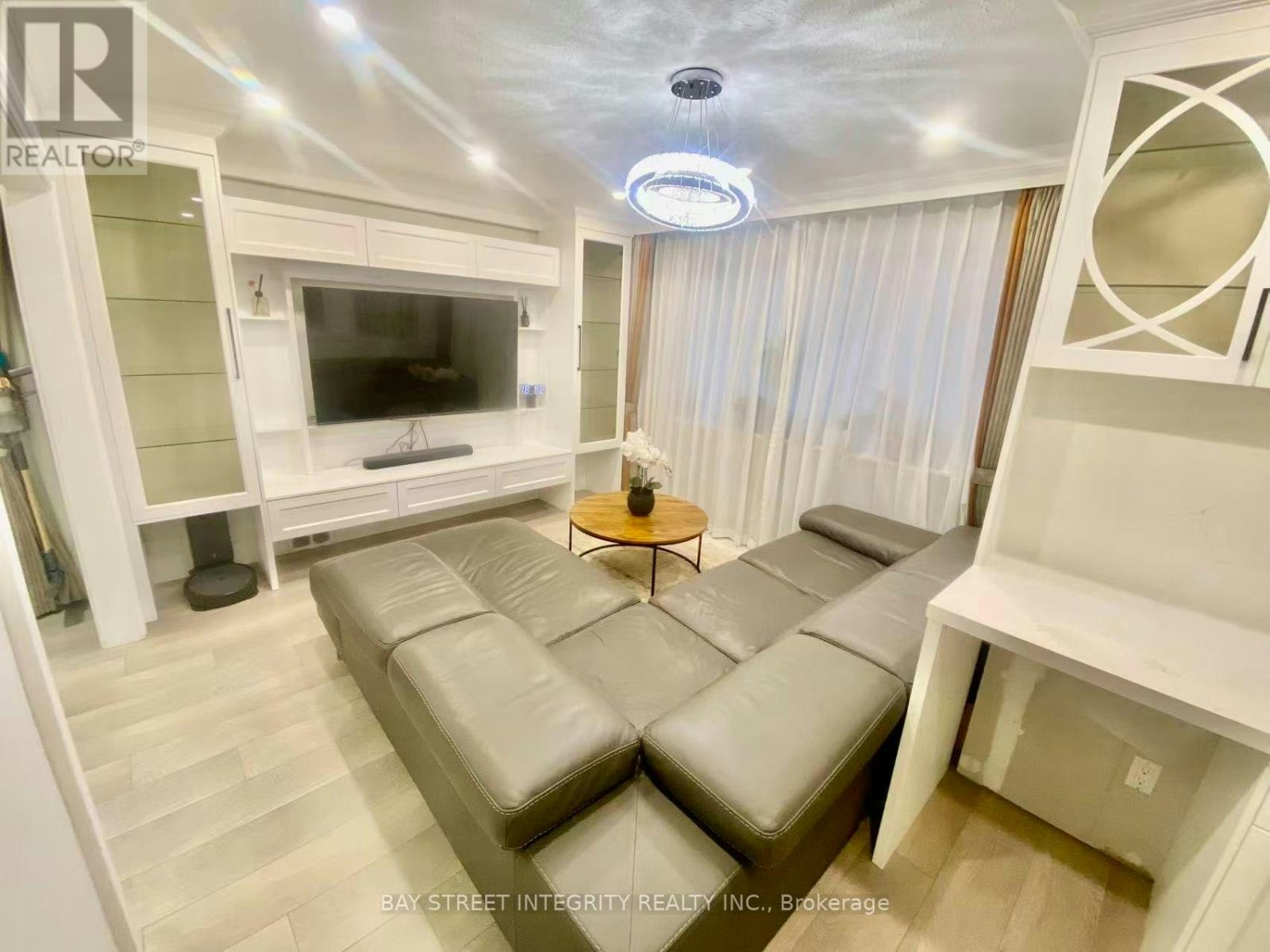 15 Shandara Crescent, Toronto, ON, M1R 1G1