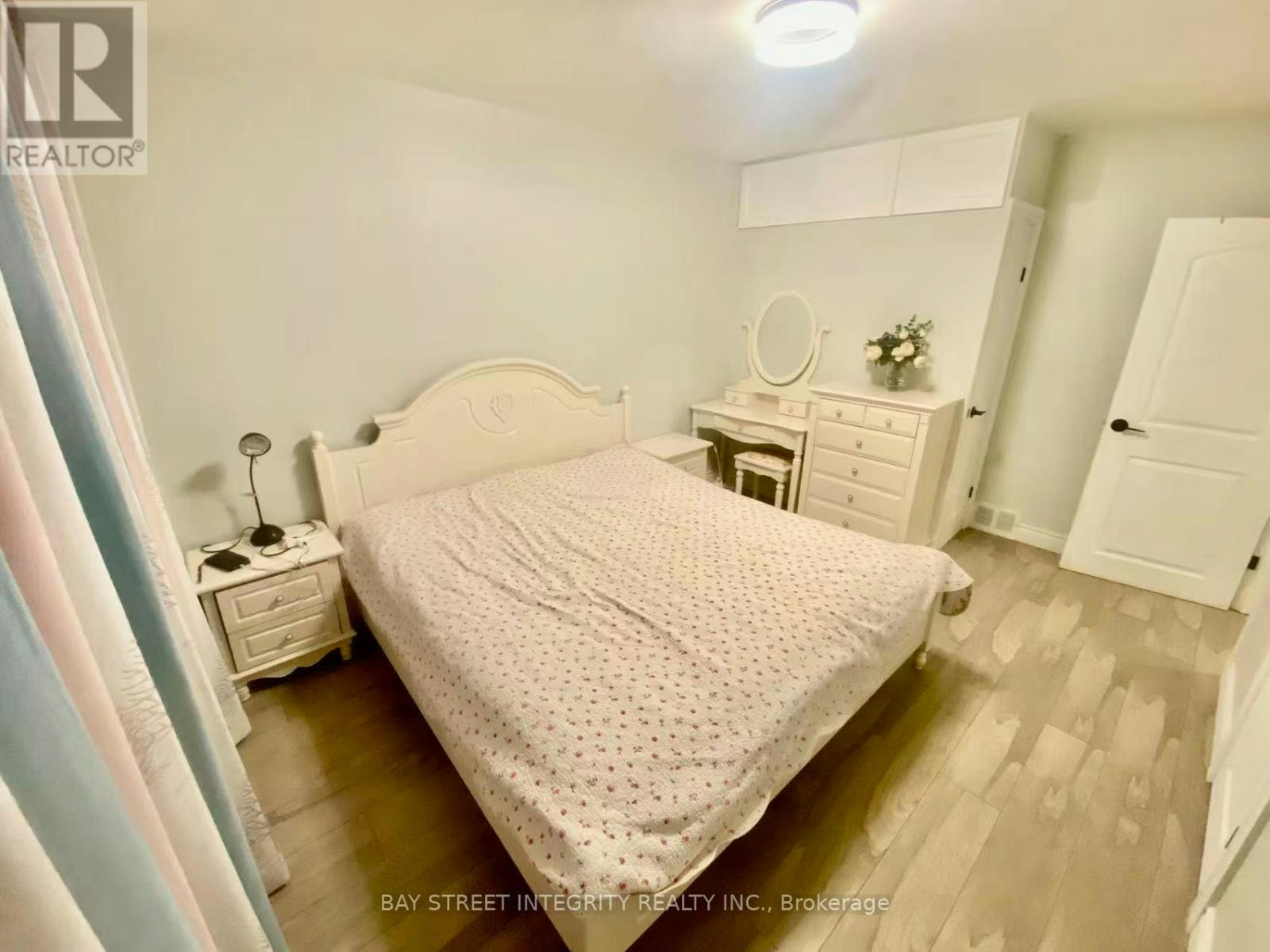 15 Shandara Crescent, Toronto, ON, M1R 1G1 - 14