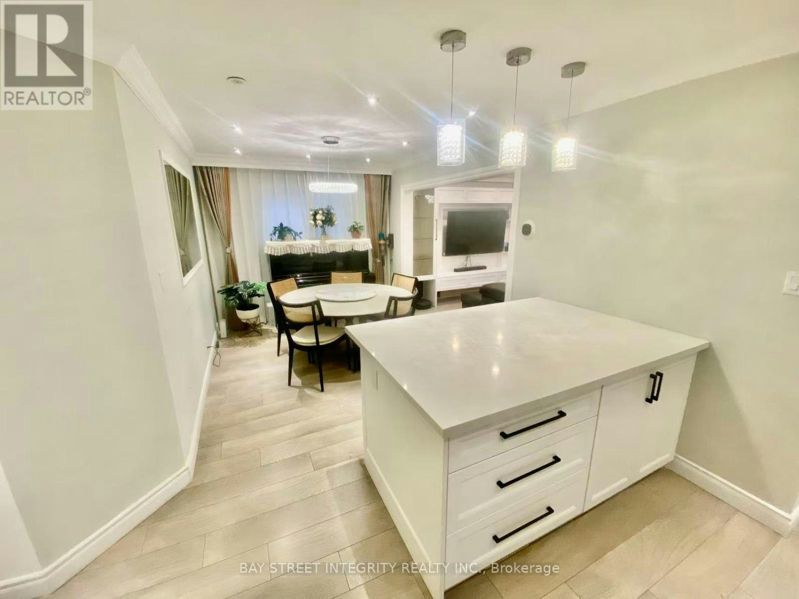 15 Shandara Crescent, Toronto, ON, M1R 1G1 - 7