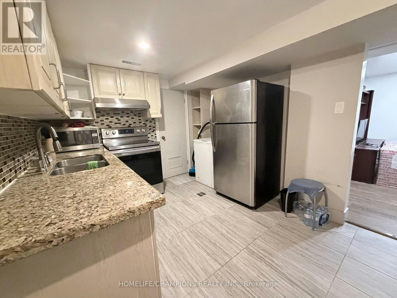 978 Warden Avenue, Toronto, ON, M1R 2N8