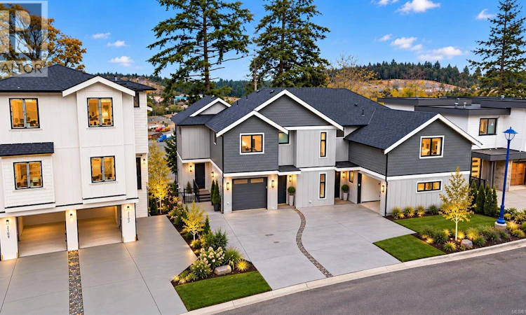 2111 Kingbird Drive