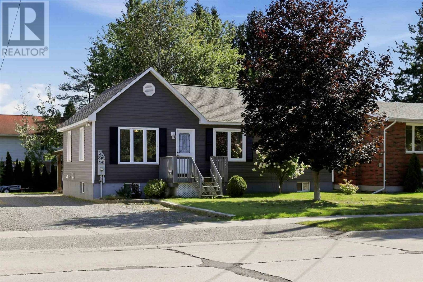435 Chambers Avenue, Sault Ste. Marie, ON, P6A 4W4
