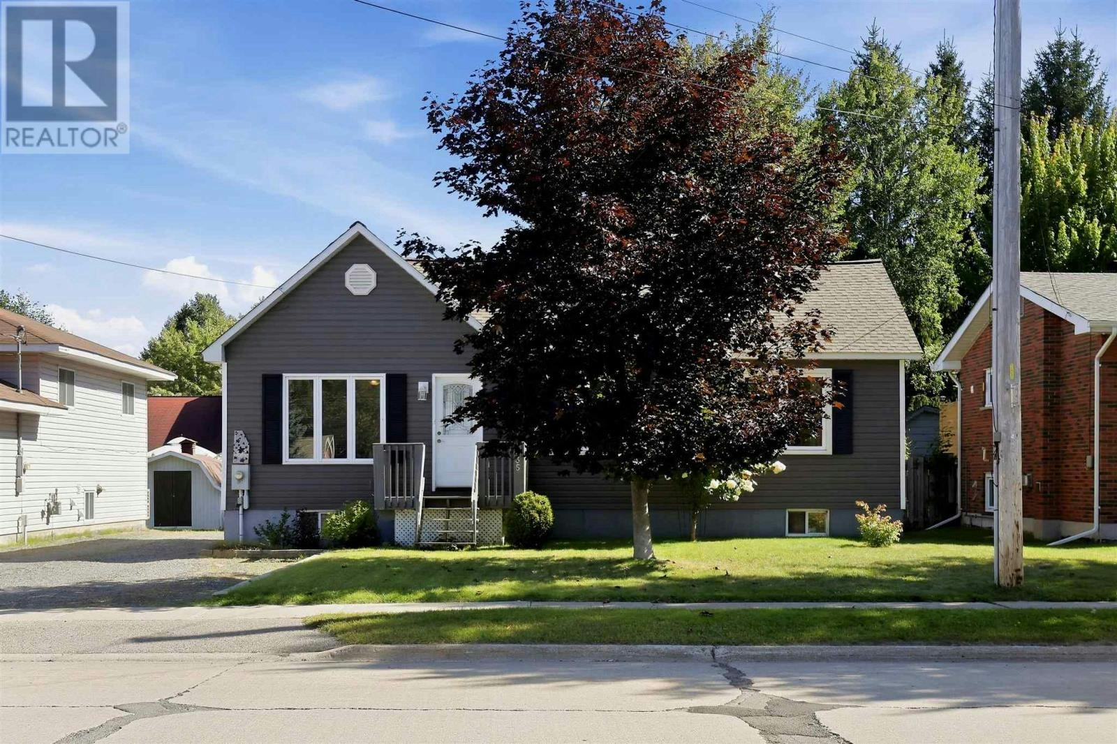 435 Chambers Avenue, Sault Ste. Marie, ON, P6A 4W4