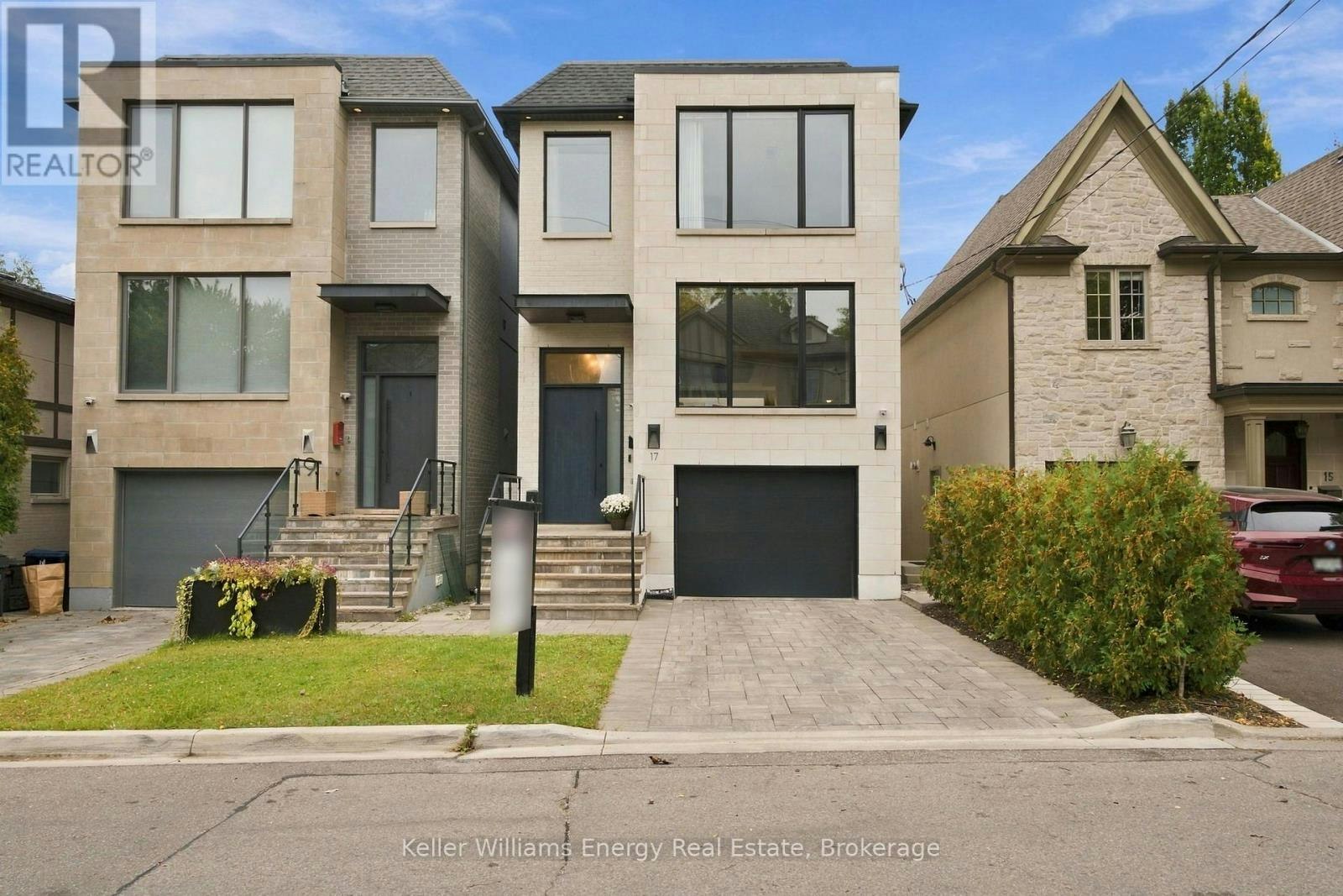 17 Walford Road, Toronto, ON, M8X 2P2