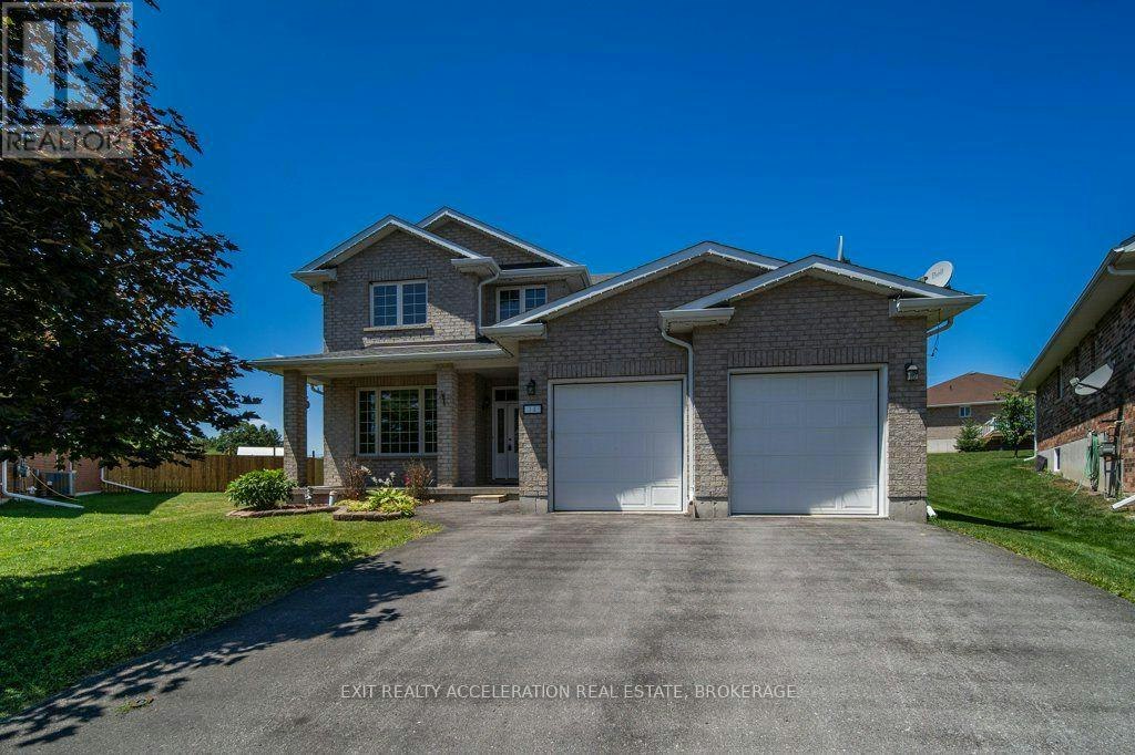 14 Ashwood Crescent, Greater Napanee, ON, K7R 3L1 - 2