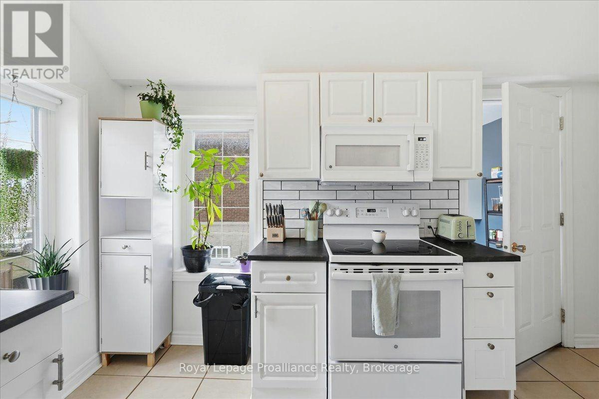 209 Dundas St. E Street, Quinte West, ON, K8V 1M1 - 10