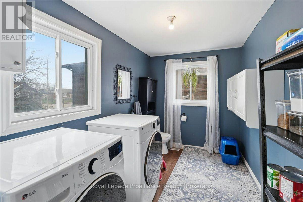 209 Dundas St. E Street, Quinte West, ON, K8V 1M1 - 11