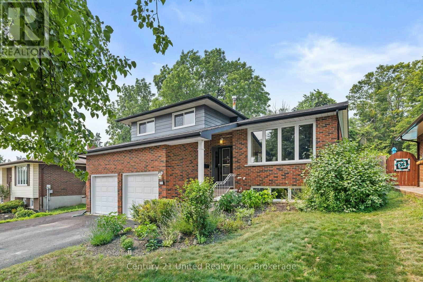 941 Golfview Road, Peterborough, ON, K9J 7W2