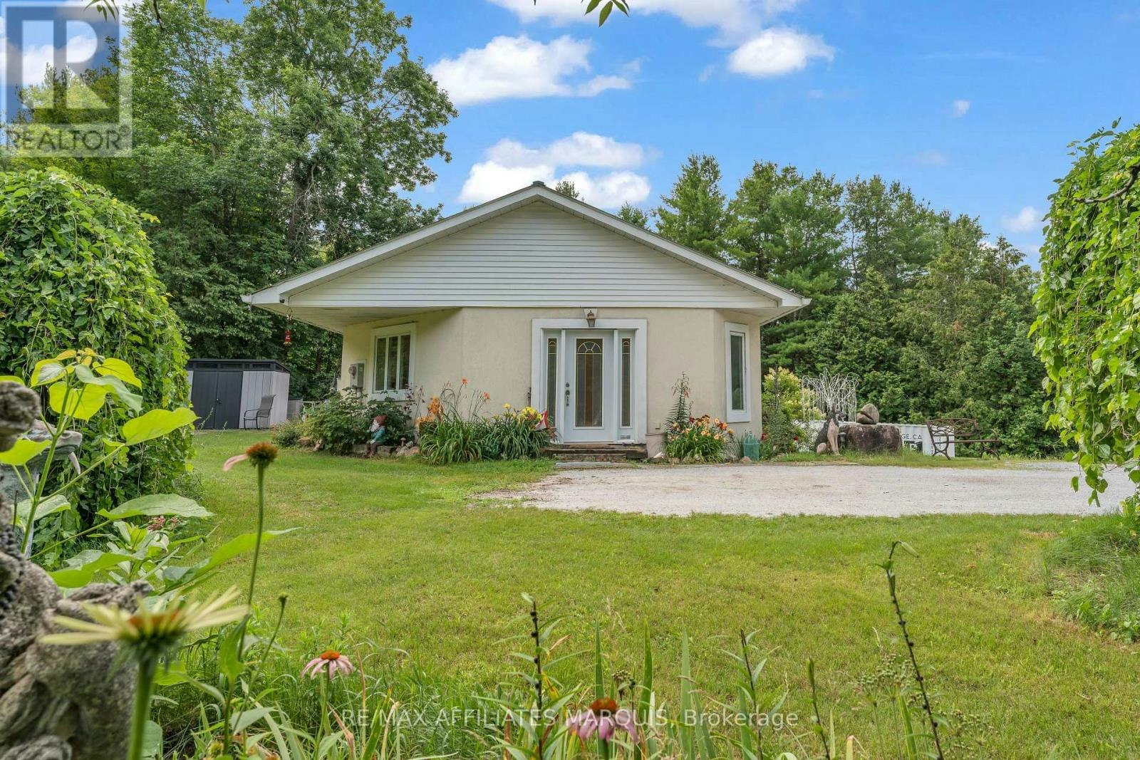 687 Zealand Road, Tay Valley, ON, K0H 2B0