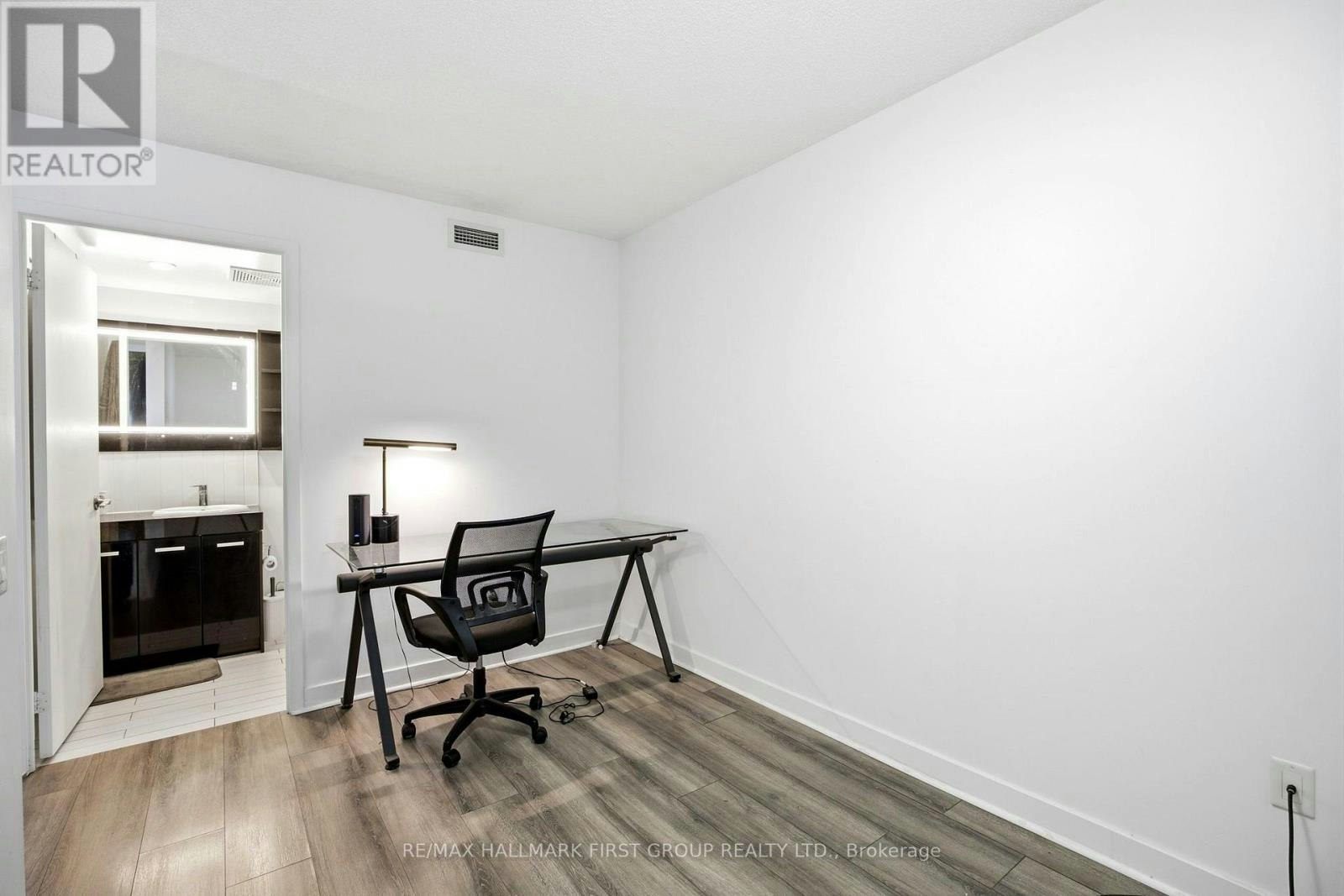 1615-29 Singer Court, Toronto, ON, M2K 0B3 - 21