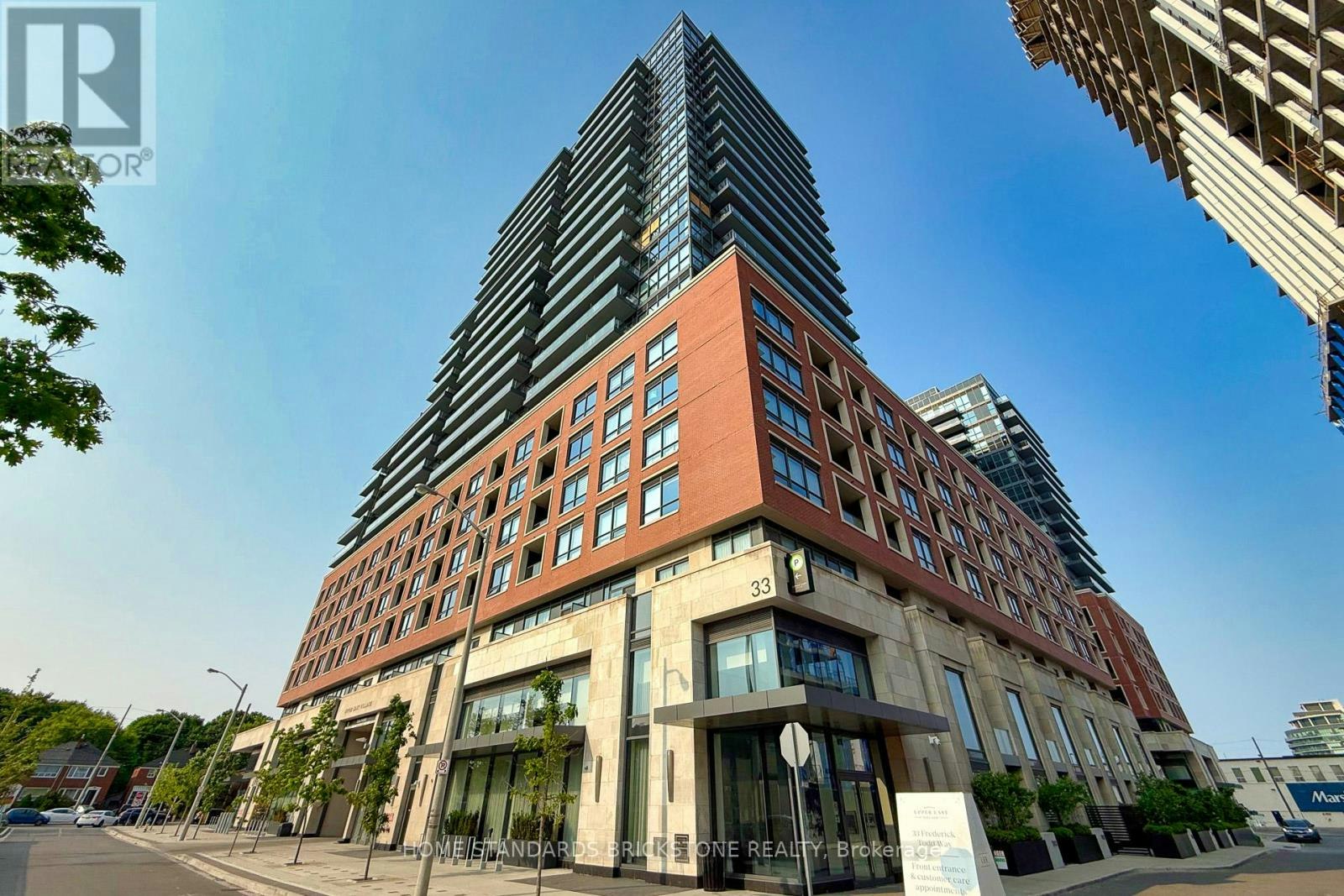 429-33 Frederick Todd Way, Toronto, ON, M4G 0C9