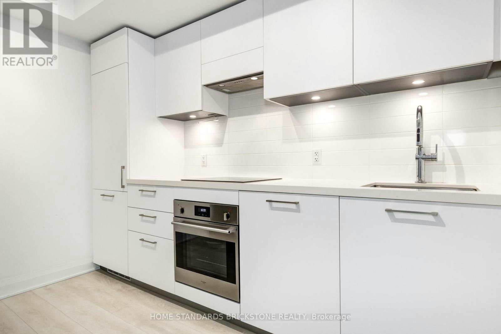 429-33 Frederick Todd Way, Toronto, ON, M4G 0C9 - 6