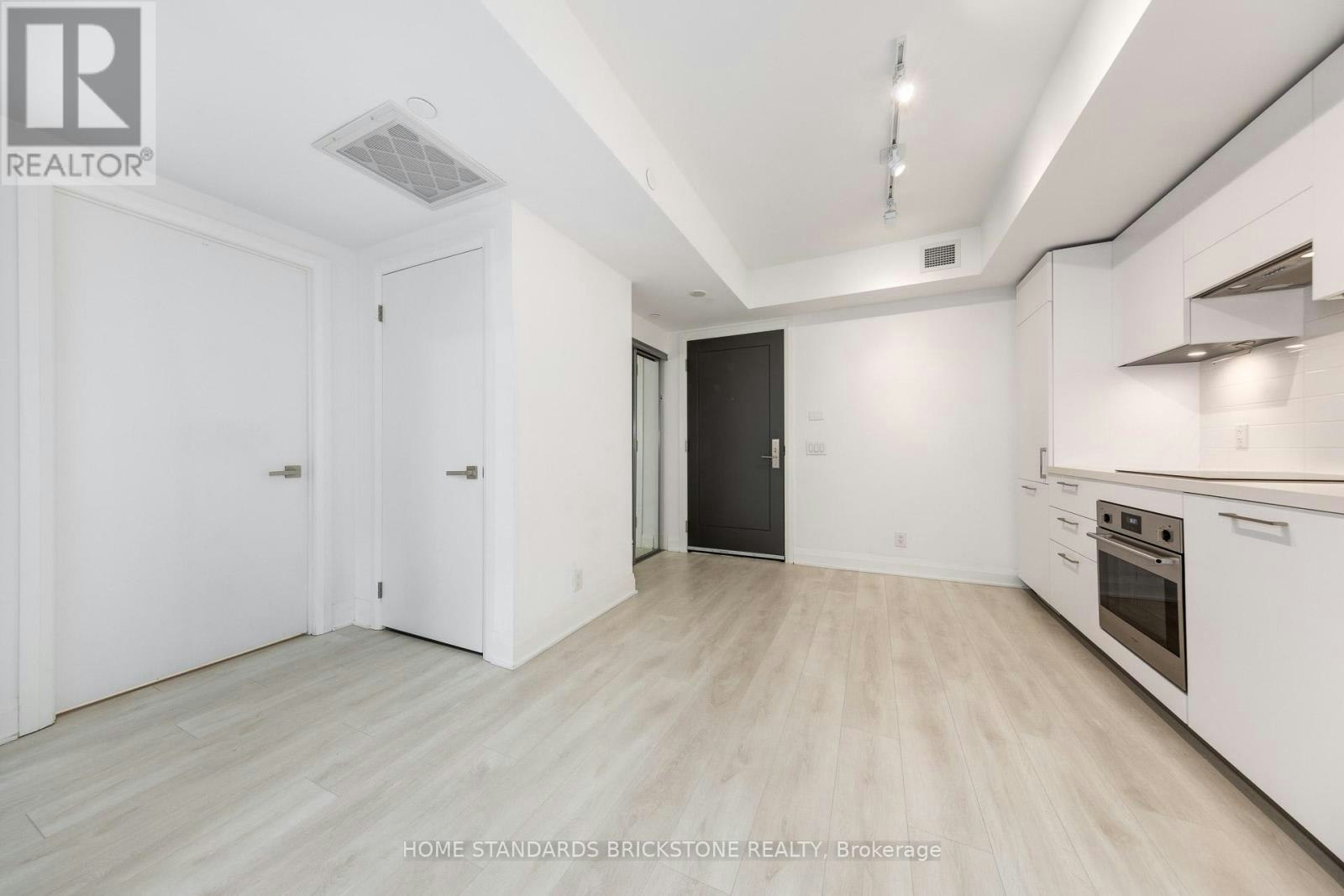 429-33 Frederick Todd Way, Toronto, ON, M4G 0C9 - 8