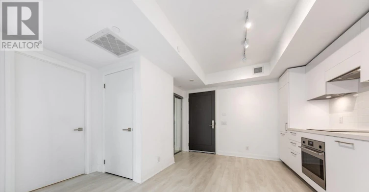 429-33 Frederick Todd Way, Toronto, ON, M4G 0C9 - 8