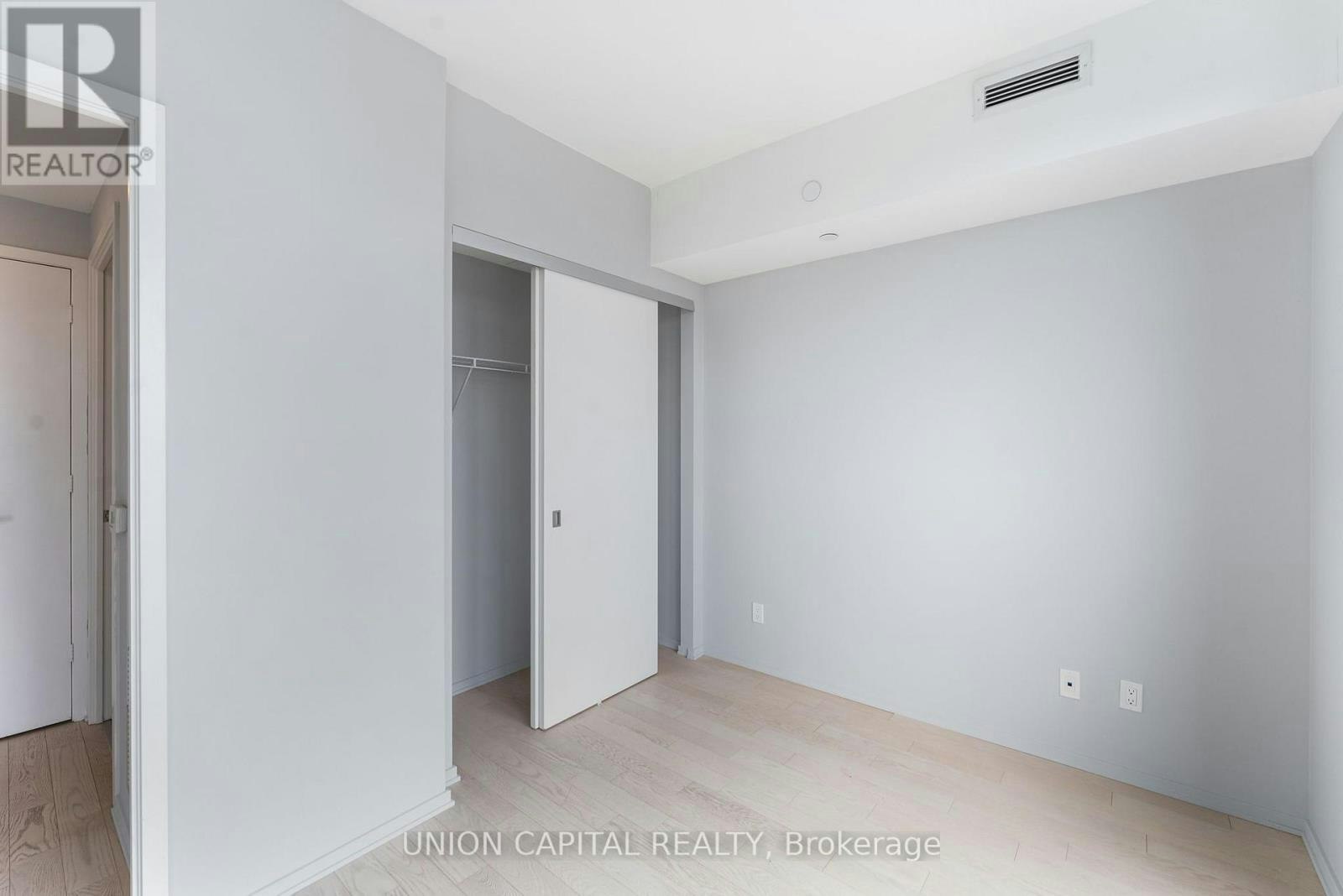 2007-16 Bonnycastle Street, Toronto, ON, M5C 0C9 - 11