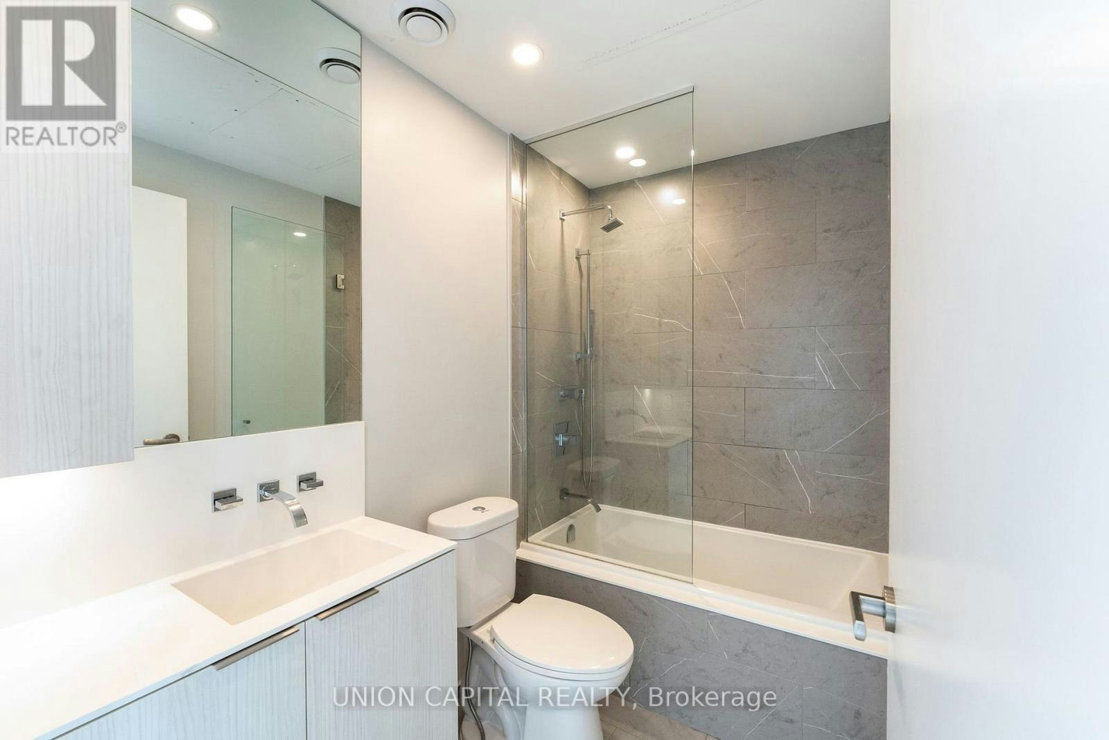 2007-16 Bonnycastle Street, Toronto, ON, M5C 0C9 - 9