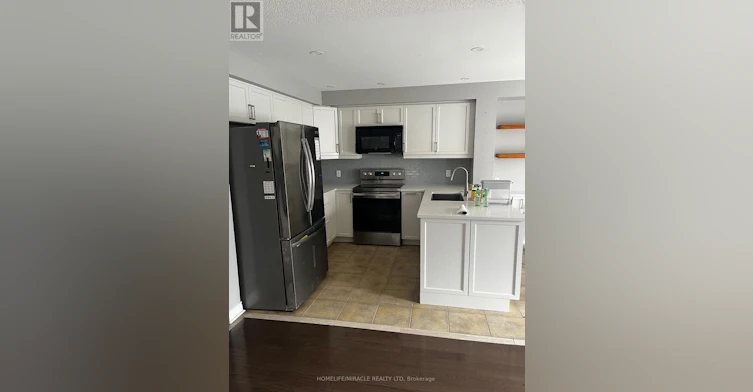 12 Gateway Court, Whitby, ON, L1R 3M9 - 2