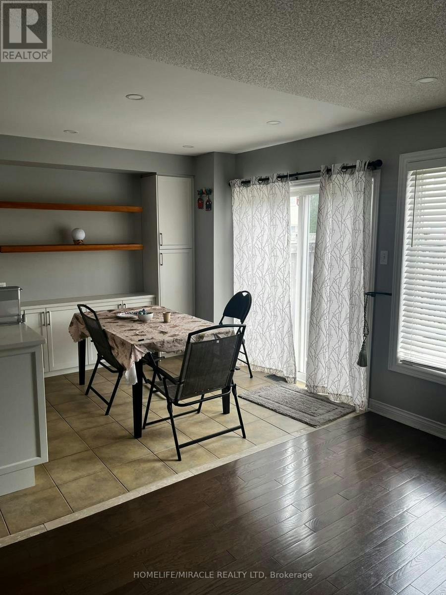 12 Gateway Court, Whitby, ON, L1R 3M9 - 5