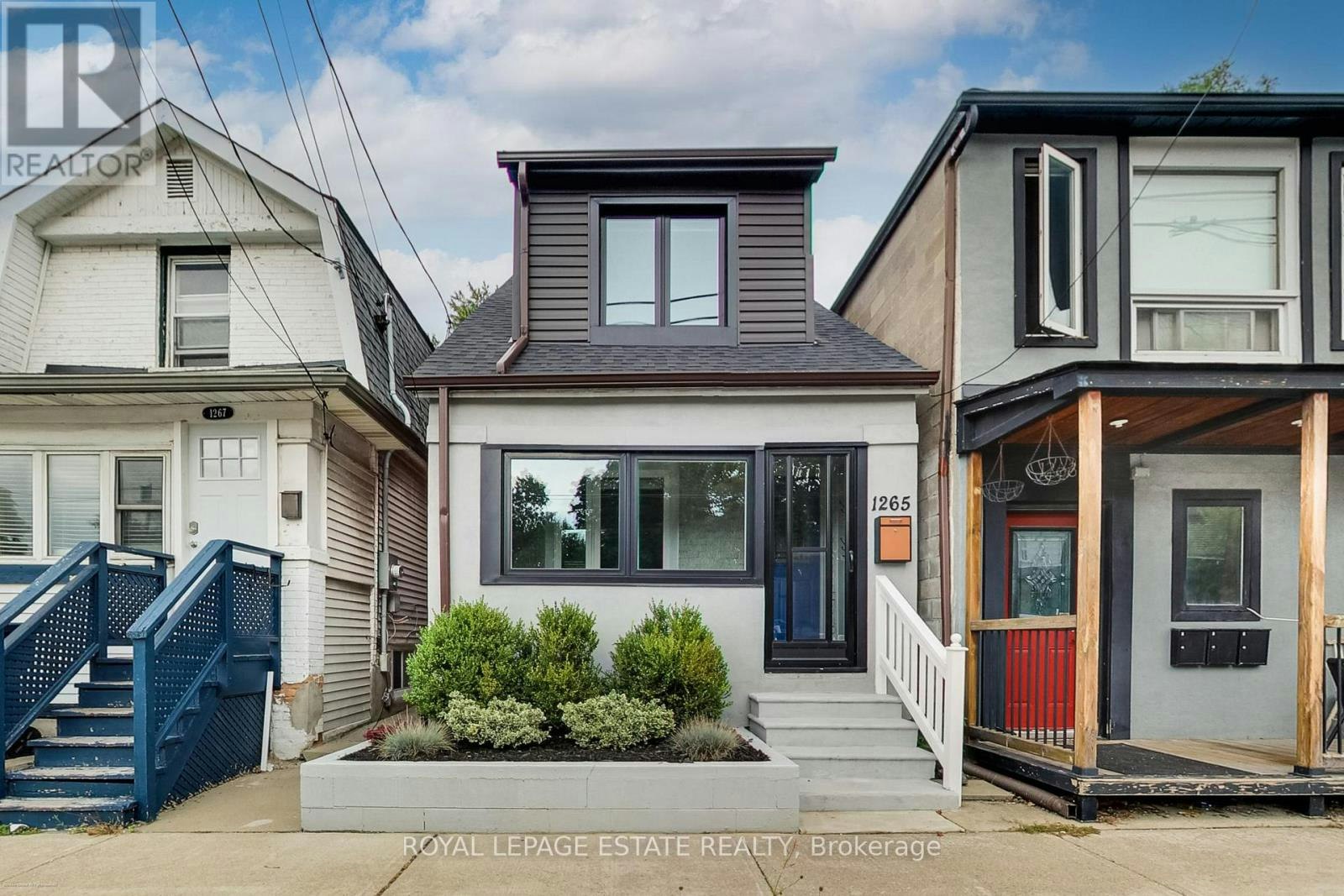 1265 Woodbine Avenue, Toronto, ON, M4C 4E5