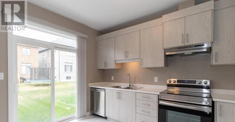 55 Copperhill Heights, Barrie, ON, L9S 2Z4 - 5