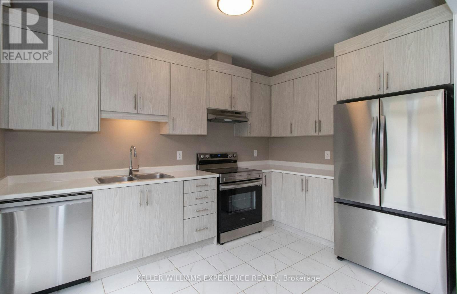 55 Copperhill Heights, Barrie, ON, L9S 2Z4 - 4