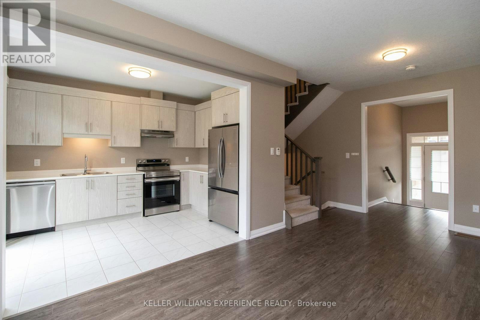 55 Copperhill Heights, Barrie, ON, L9S 2Z4 - 3