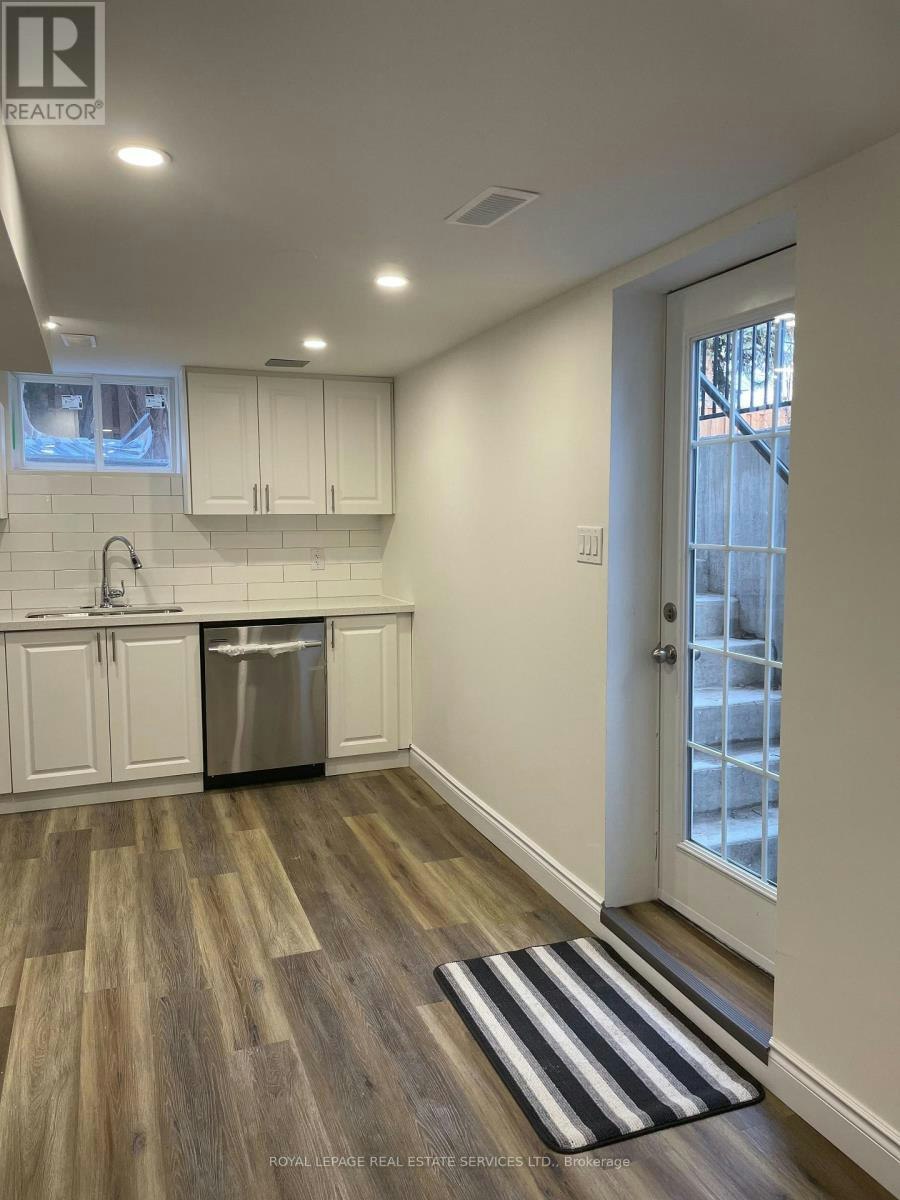 BSMT-5245 Alicante Street, Mississauga, ON, L5V 1S9 - 7