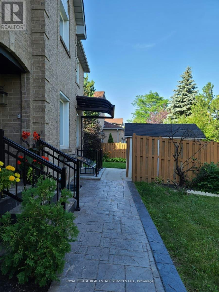 BSMT-5245 Alicante Street, Mississauga, ON, L5V 1S9 4