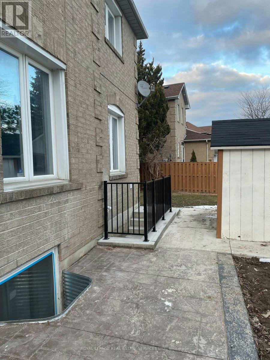 BSMT-5245 Alicante Street, Mississauga, ON, L5V 1S9 - 3