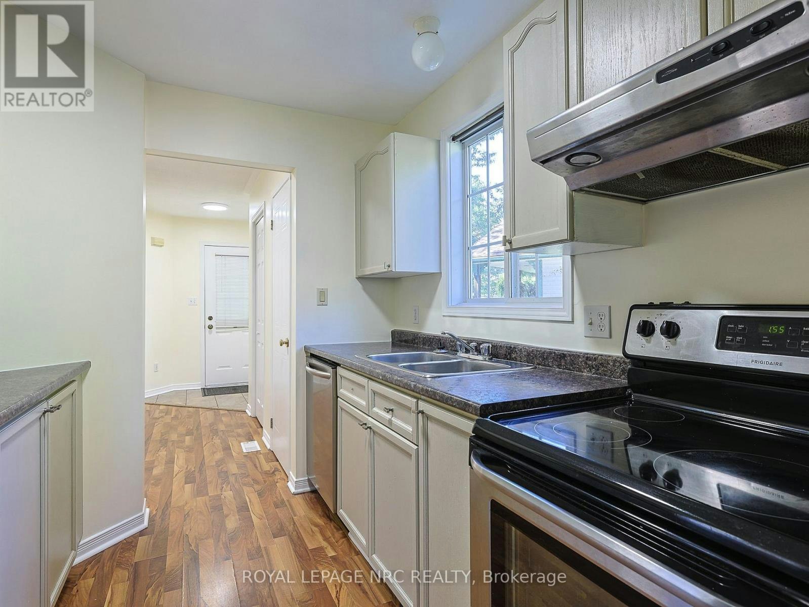 11 Willver Drive, St. Catharines, ON, L2M 7Y1 - 9