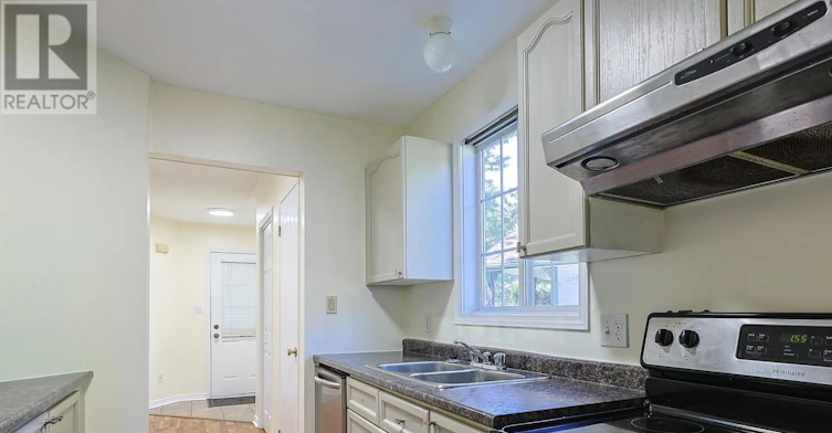 11 Willver Drive, St. Catharines, ON, L2M 7Y1 - 9